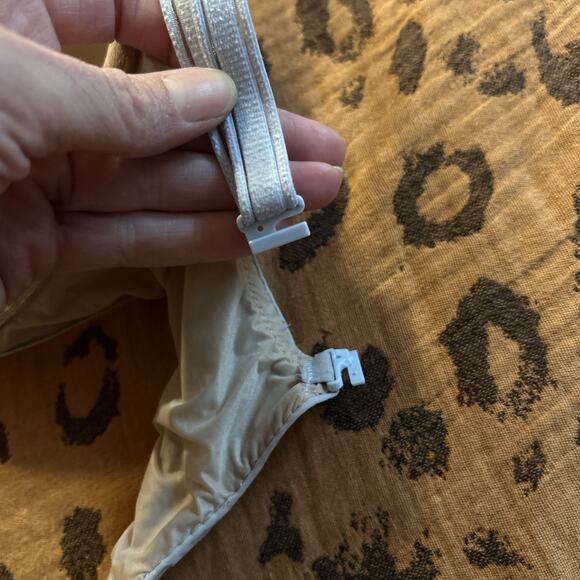 Victoria Secret Bra 34DD T-Shirt Bra Body By Lined Perfect Coverage Nude Tan - Picture 9 of 9